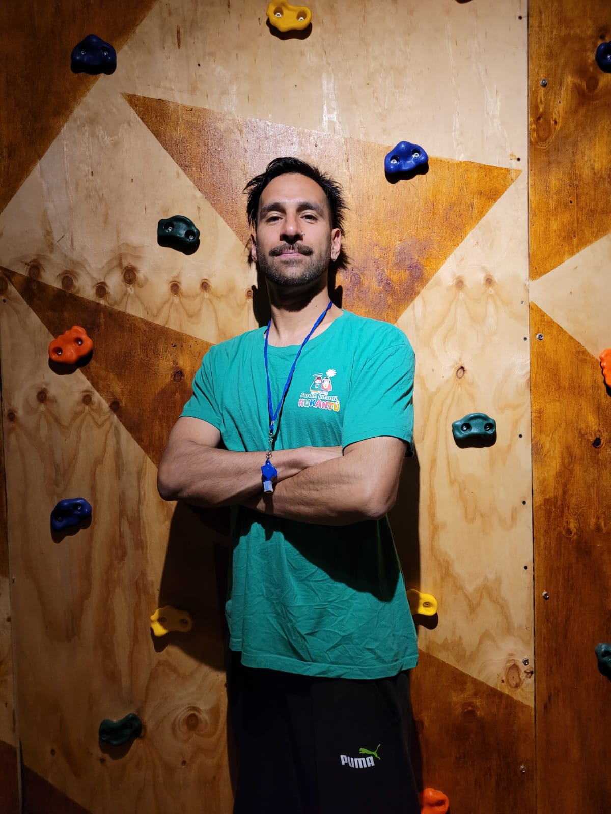 Sergio Cabrera Peña, profesor de los talleres Rukantú.